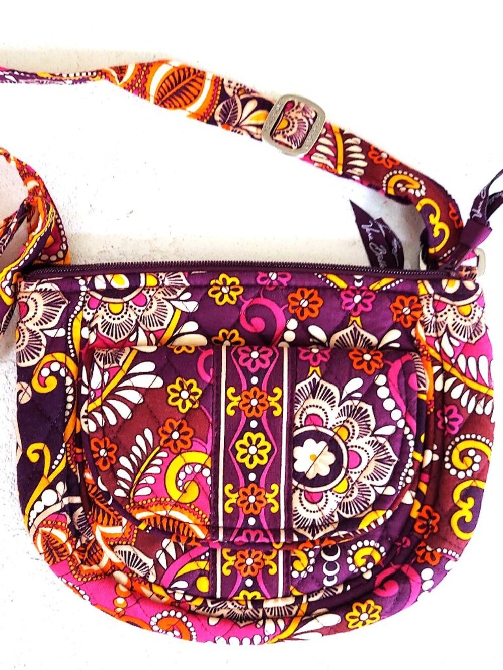 Nice! VERA BRADLEY Purse Crossbody bag in purple/pink Floral Paisley NWOT